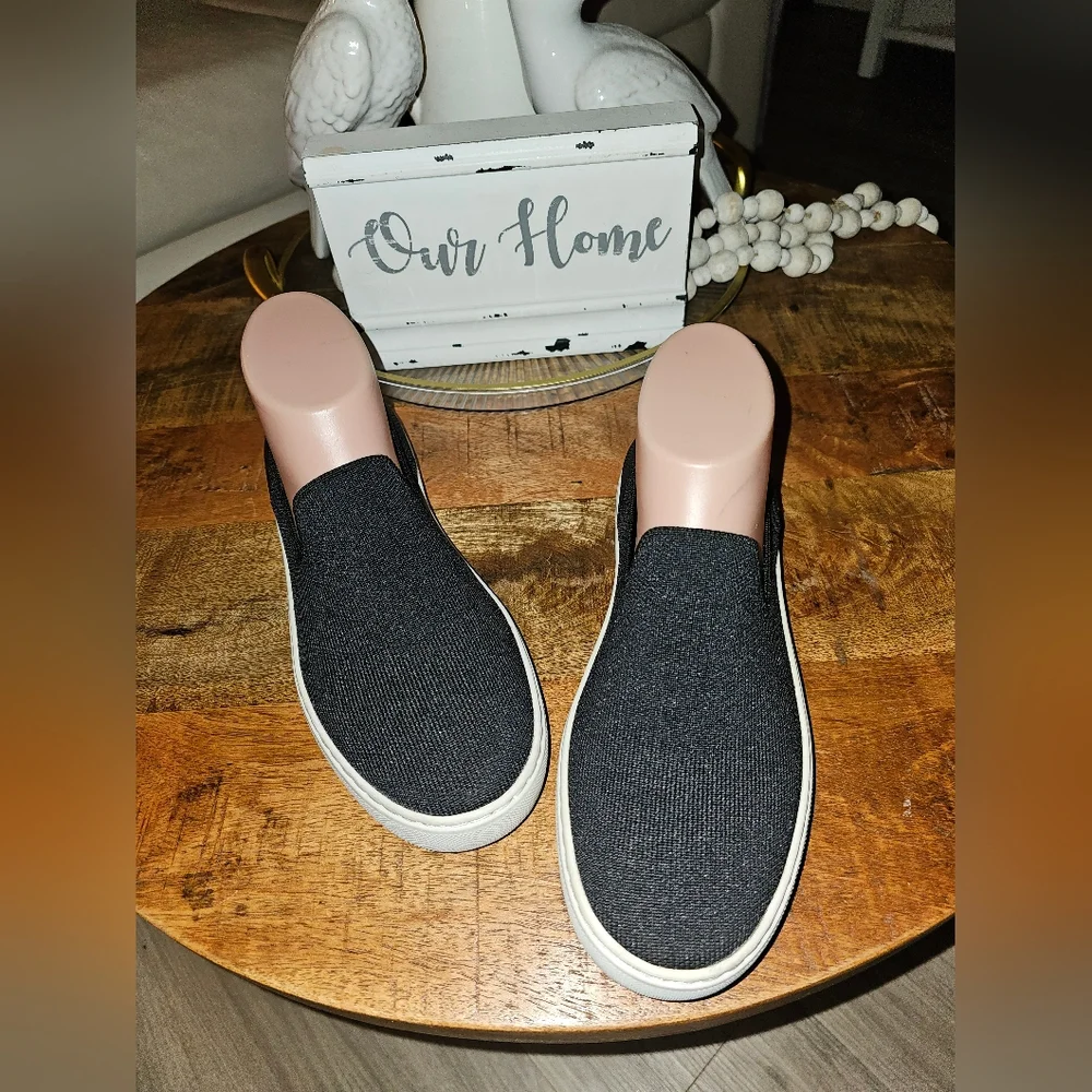 ROTHY'S 'The Sneaker' Super Cute Black Slipons Sneakers Athletic 7.5